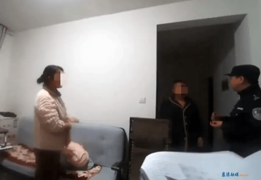 事发襄阳一小区！男子一个动作被拘5个月！