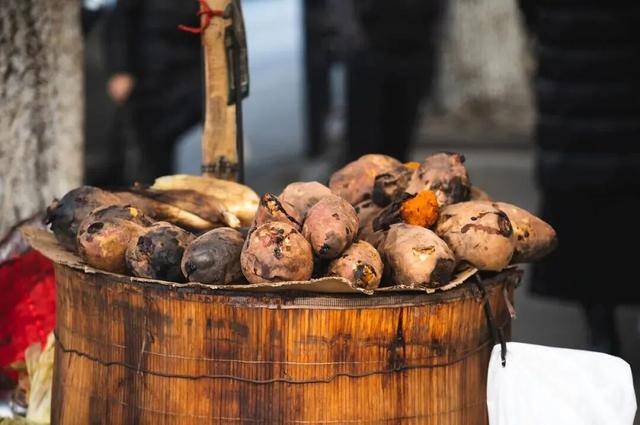 冬天,真不建议你吃太多烤红薯(不是因为容易胖)