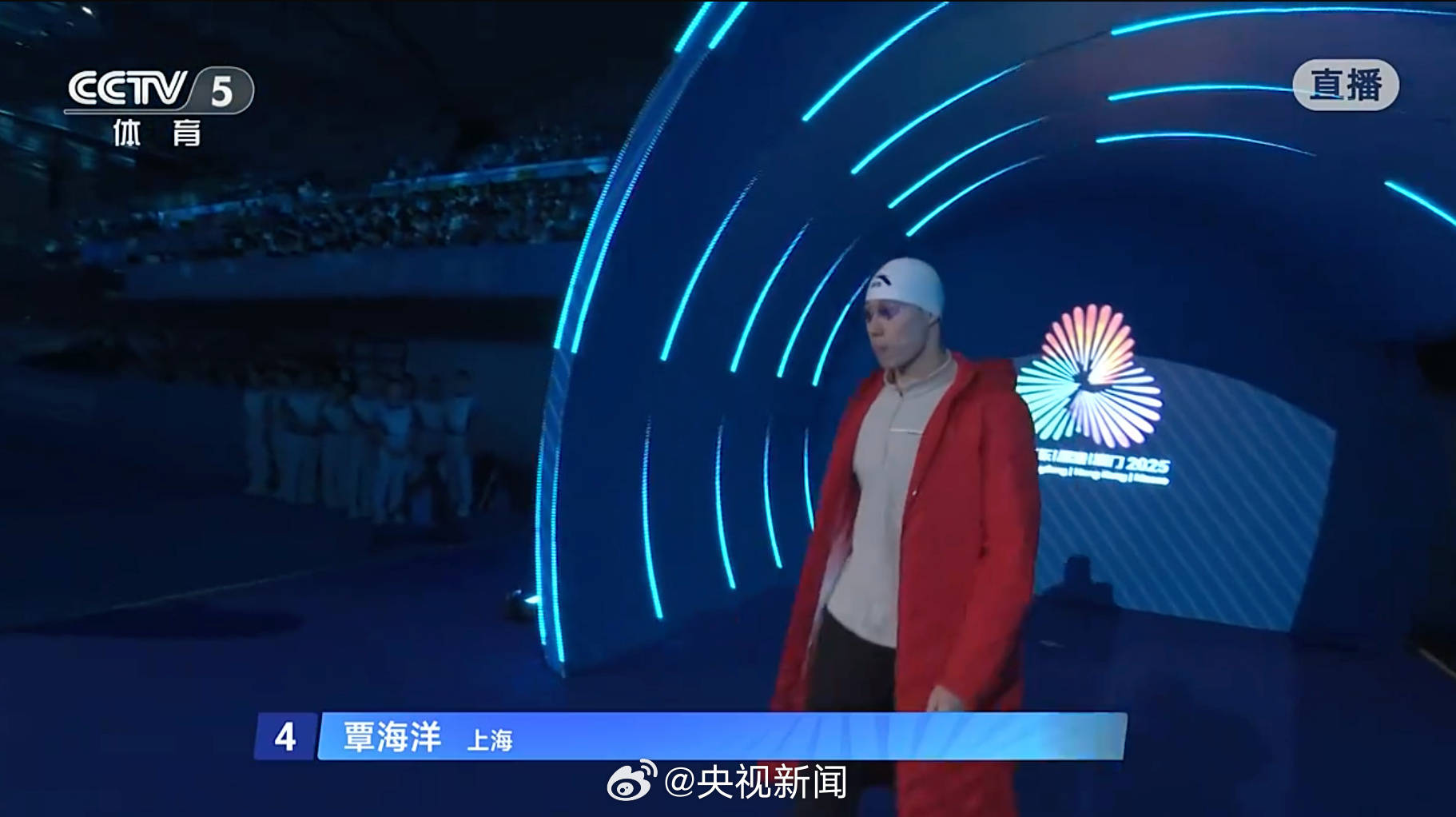 祝贺!张雨霏女子100米蝶泳夺冠,覃海洋男子100米蛙泳摘金