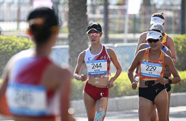 全运会丨女子20公里竞走决赛:杨家玉率先冲线