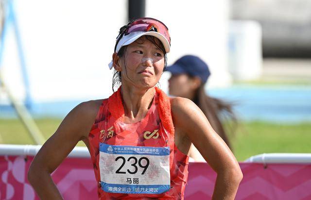 全运会丨女子20公里竞走决赛:杨家玉率先冲线