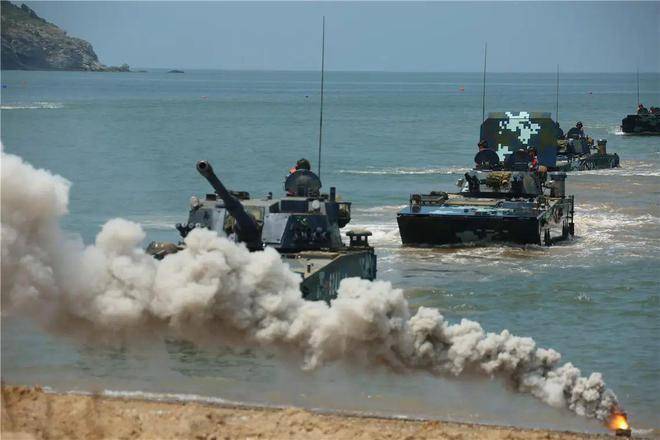 美国国会发出警告,解放军收台用不了太久