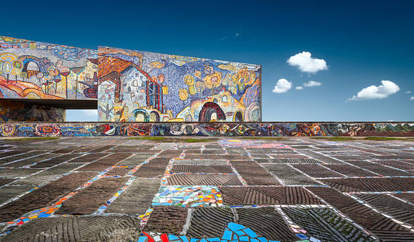 街边树洞作画被城管责令涂掉,伤害市民的美好初衷