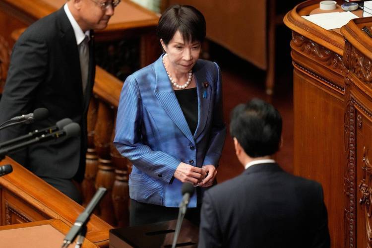 美日丧失第二岛链制空权，日本内阁要和高市切割？日本预测，高市怕挺不过明年