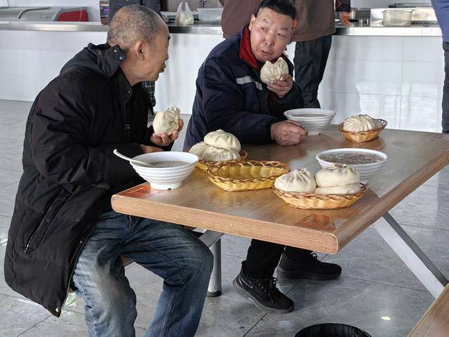 因为包子太好吃,河南这家物流企业出圈了!