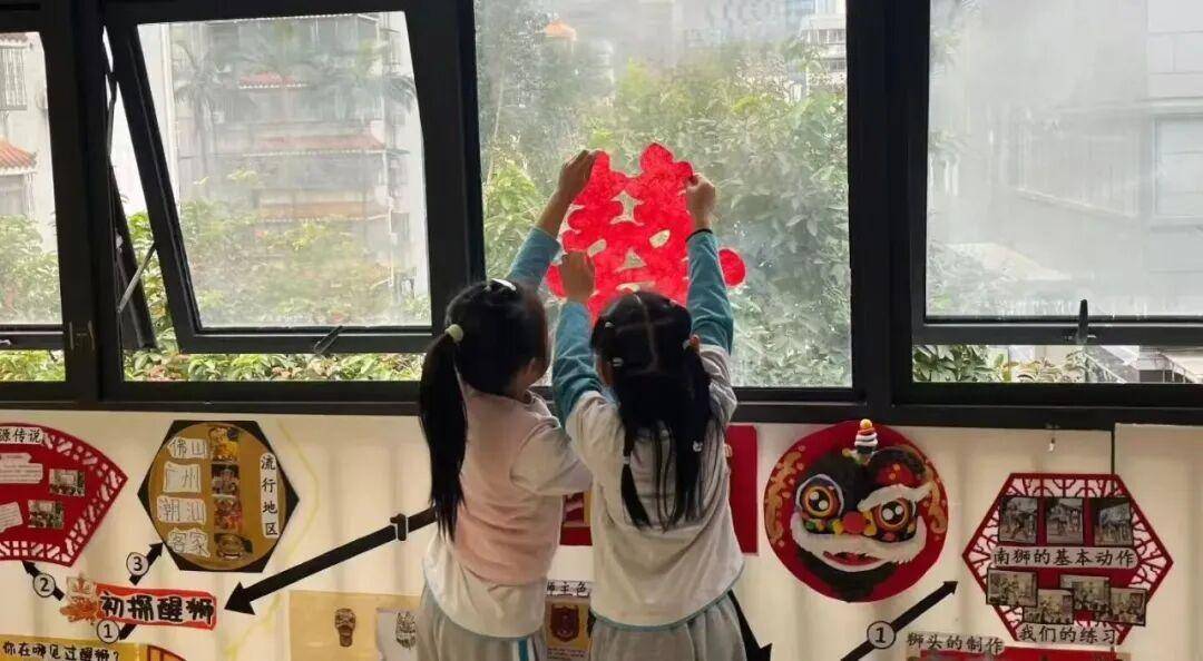 广东一老师在幼儿园内办婚礼，全园孩子都来迎亲吃席