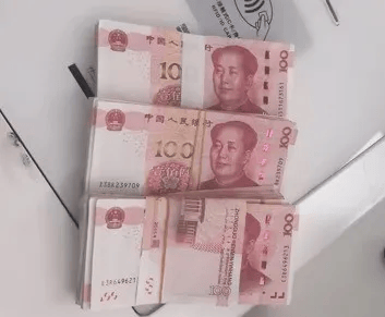 女子带34000元现金打车，司机行驶途中谎报行程，幸好警方这一步做得快