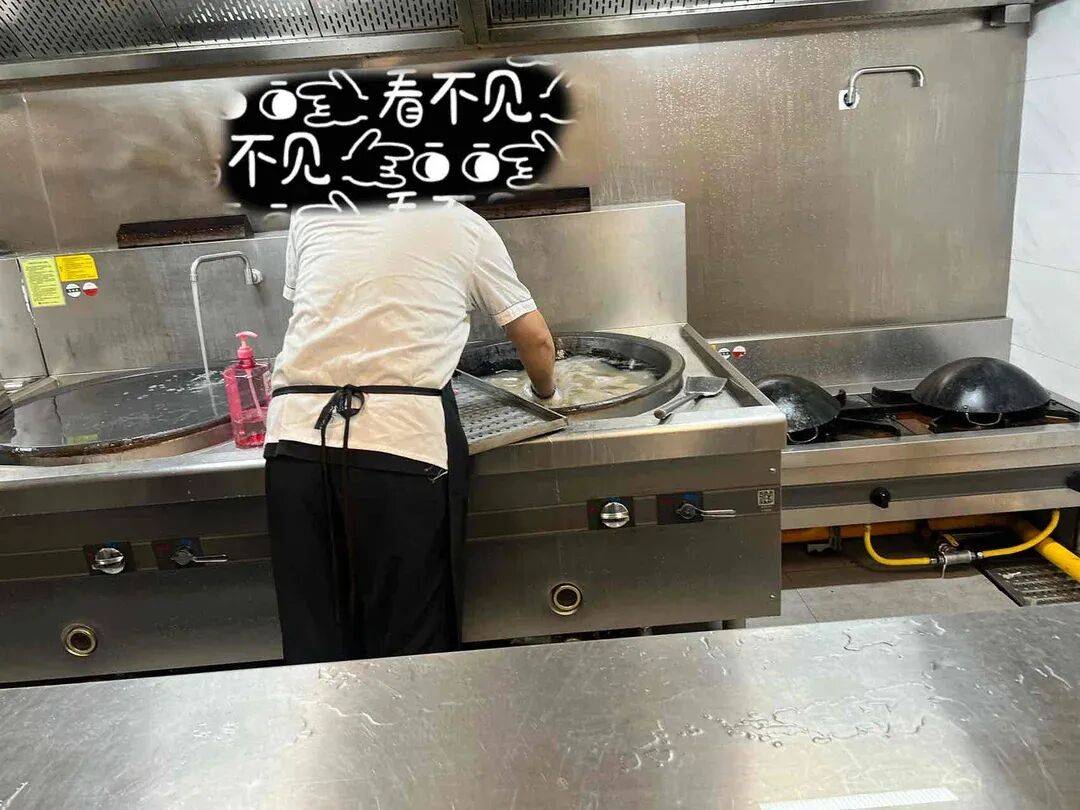 “以后找工作可能不会有人再要我”，南京举报“幼儿园炒菜锅洗拖把”幼师发声：全园孩子基本都认识，不能对不起他们